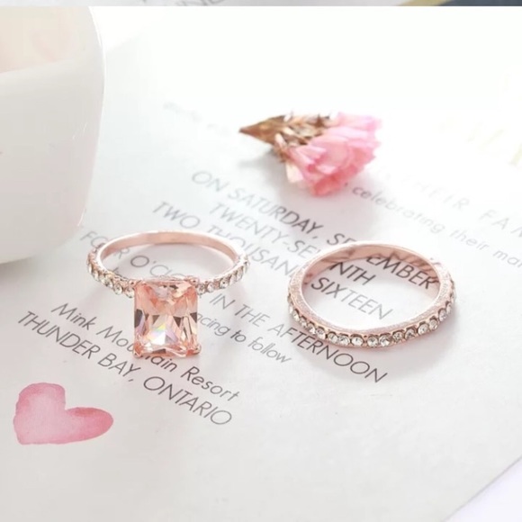 18K Rose Gold Emerald Cut Ring Set 😍 - Picture 7 of 8